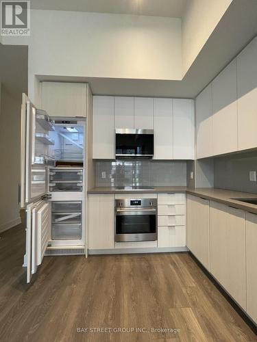 365 - 2481 Taunton Road, Oakville (Uptown Core), ON - Indoor Photo Showing Kitchen