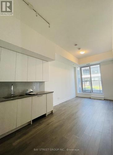 365 - 2481 Taunton Road, Oakville (Uptown Core), ON - Indoor Photo Showing Kitchen