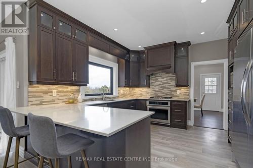 9343 Wellington 22 Road, Erin, ON - Indoor Photo Showing Kitchen With Upgraded Kitchen