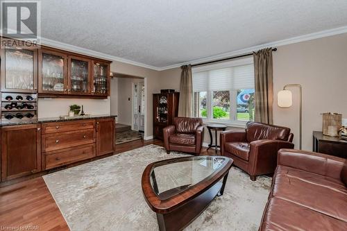 48 Windermere Court, Kitchener, ON - Indoor Photo Showing Living Room