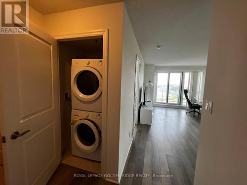 1202 - 2015 Sheppard Avenue E, Toronto, ON - Indoor Photo Showing Laundry Room