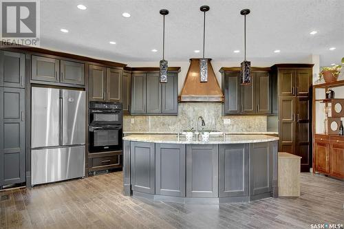 9471 Wascana Mews, Regina, SK - Indoor Photo Showing Kitchen With Upgraded Kitchen