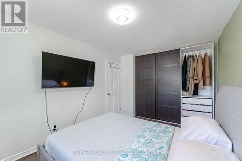 32 - 32 Mcmullen Crescent, Brampton, ON - Indoor Photo Showing Bedroom