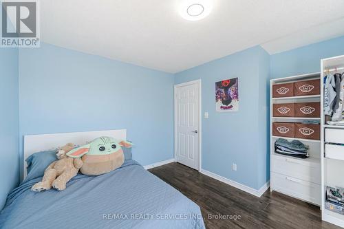 32 - 32 Mcmullen Crescent, Brampton, ON - Indoor Photo Showing Bedroom