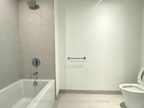 618-28 Ann St, Mississauga, ON - Indoor Photo Showing Bathroom