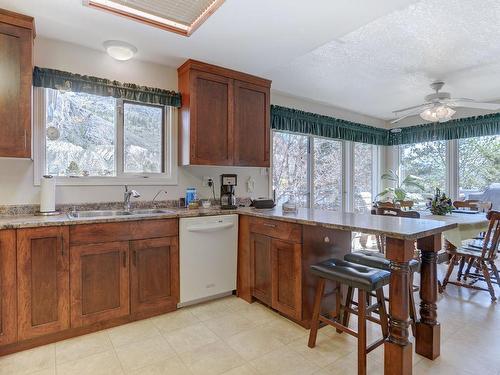 1783 Old Ferry Road, Kamloops, BC - Indoor Photo Showing Kitchen With Double Sink