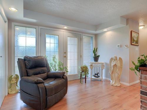 1783 Old Ferry Road, Kamloops, BC - Indoor Photo Showing Living Room