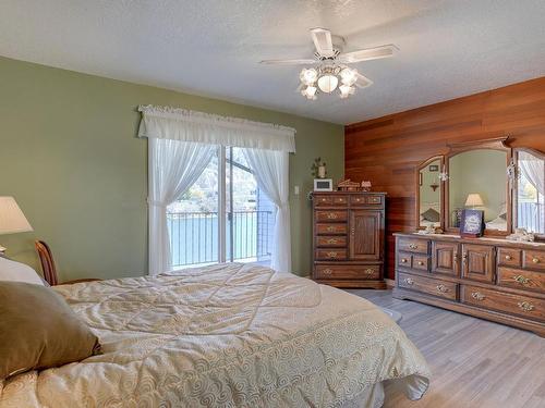 1783 Old Ferry Road, Kamloops, BC - Indoor Photo Showing Bedroom