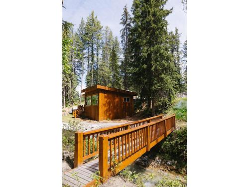 661 Golden Donald Upper Rd, Golden, BC - Outdoor