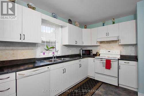 366 Shannon Boulevard, South Huron (Stephen Twp), ON - Indoor Photo Showing Kitchen With Double Sink