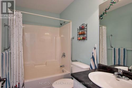 366 Shannon Boulevard, South Huron (Stephen Twp), ON - Indoor Photo Showing Bathroom