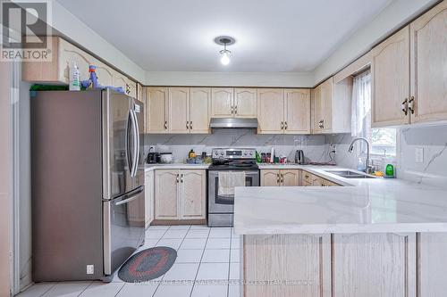 3309 Loyalist Drive, Mississauga, ON - Indoor Photo Showing Kitchen With Double Sink