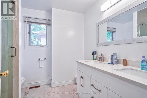 3309 Loyalist Drive, Mississauga, ON - Indoor Photo Showing Bathroom