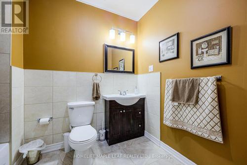 9620 Wellington Road 42, Erin, ON - Indoor Photo Showing Bathroom