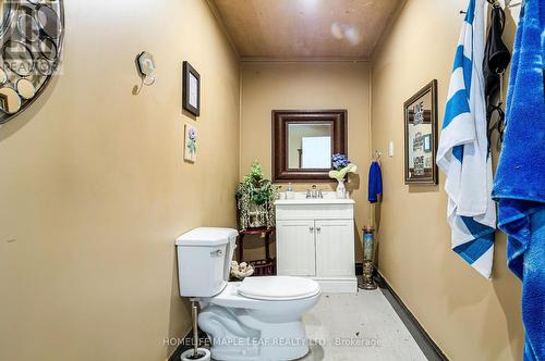 9620 Wellington Road 42, Erin, ON - Indoor Photo Showing Bathroom