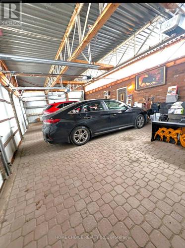 79 Queen Street, Kirkland Lake, ON - Indoor Photo Showing Garage