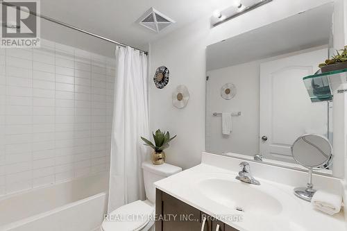 512 - 142 Widdicombe Hill Boulevard, Toronto, ON - Indoor Photo Showing Bathroom