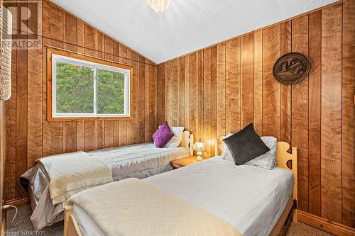 21 Purgatory Road, Northern Bruce Peninsula, ON - Indoor Photo Showing Bedroom
