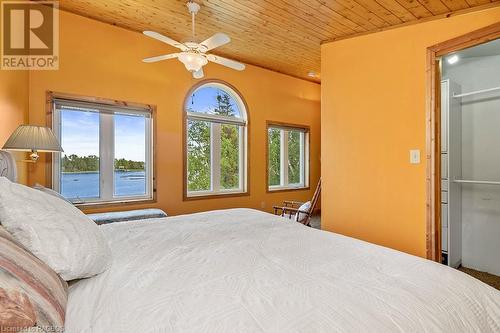 21 Purgatory Road, Northern Bruce Peninsula, ON - Indoor Photo Showing Bedroom