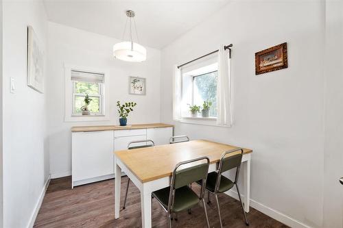 802 Alexander Avenue, Winnipeg, MB - Indoor Photo Showing Dining Room