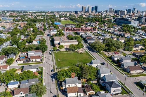 802 Alexander Avenue, Winnipeg, MB - Outdoor With View