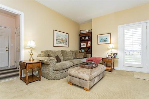 2740 South Grimsby #18 Road, West Lincoln, ON - Indoor Photo Showing Living Room