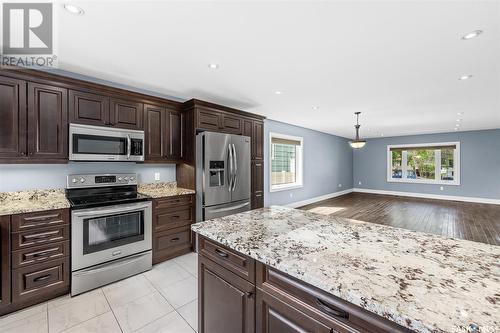 A 269 High Street, Moose Jaw, SK - Indoor Photo Showing Kitchen With Stainless Steel Kitchen With Upgraded Kitchen