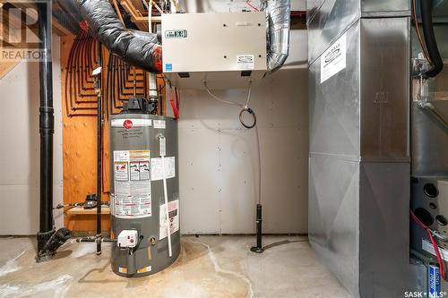 A 269 High Street, Moose Jaw, SK - Indoor Photo Showing Basement