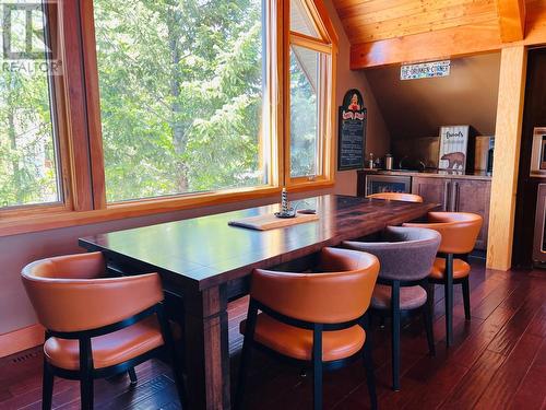 2557 Ledgerock  Ridge, Invermere, BC - Indoor Photo Showing Dining Room