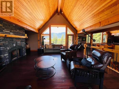 2557 Ledgerock  Ridge, Invermere, BC - Indoor Photo Showing Living Room With Fireplace