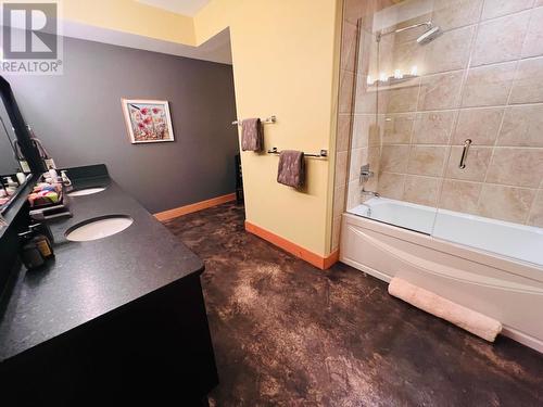 2557 Ledgerock  Ridge, Invermere, BC - Indoor Photo Showing Bathroom