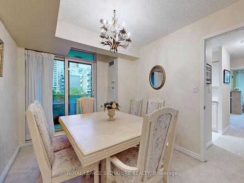 401-2 Rean Dr, Toronto, ON - Indoor Photo Showing Dining Room