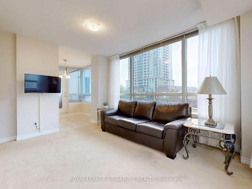 401-2 Rean Dr, Toronto, ON - Indoor Photo Showing Living Room