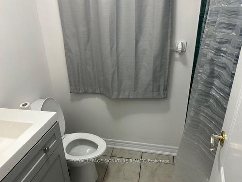Lower-75 Woodville Ave, Toronto, ON - Indoor Photo Showing Bathroom
