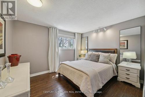 60 Madrid Crescent, Brampton, ON - Indoor Photo Showing Bedroom