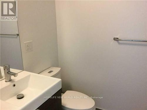 1702 - 62 Forest Manor Road, Toronto, ON - Indoor Photo Showing Bathroom