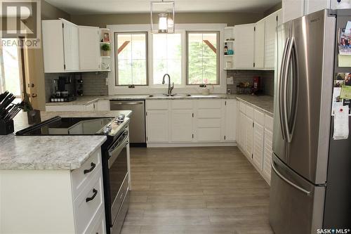 Guinan Acreage, St. Louis Rm No. 431, SK - Indoor Photo Showing Kitchen With Double Sink With Upgraded Kitchen