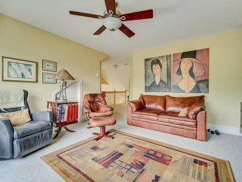 Den - 165 Ch. Louis-Dufour, Saint-Sauveur, QC - Indoor Photo Showing Living Room