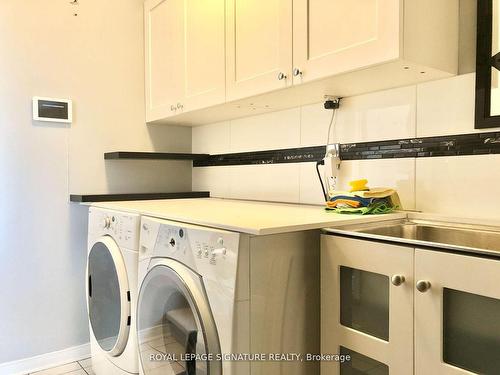 3466 Trelawny Circ, Mississauga, ON - Indoor Photo Showing Laundry Room