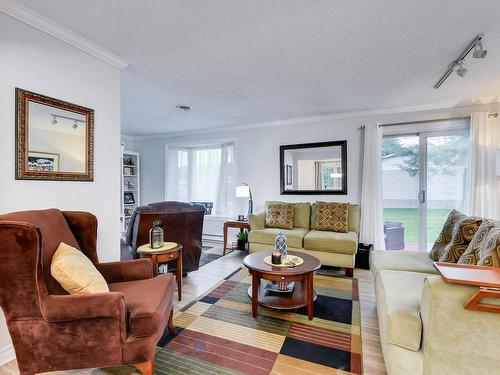 Salon - 162 Rue L'Abbé, Gatineau (Buckingham), QC - Indoor Photo Showing Living Room