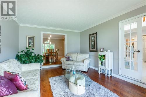 1395 Errol Road East, Sarnia, ON - Indoor Photo Showing Living Room