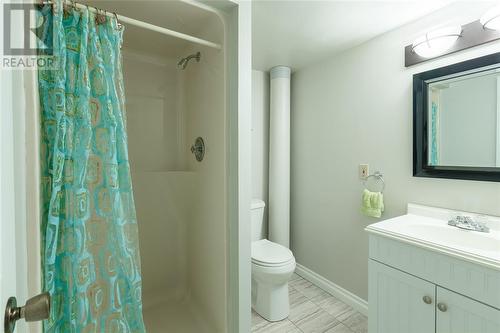 1395 Errol Road East, Sarnia, ON - Indoor Photo Showing Bathroom