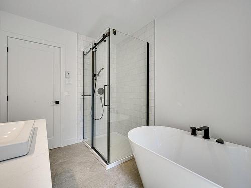 Salle de bains - Ch. Du Golf, Sainte-Lucie-Des-Laurentides, QC - Indoor Photo Showing Bathroom
