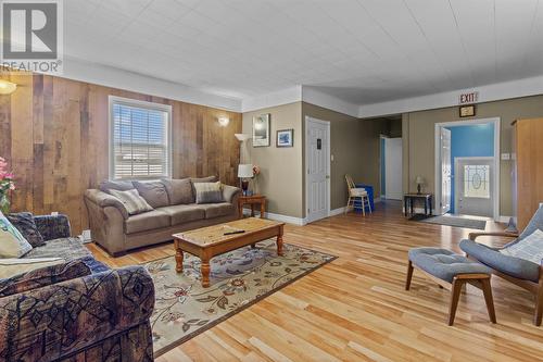 240 Main Road, St. Vincent'S, NL - Indoor Photo Showing Living Room