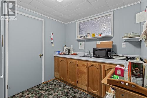 240 Main Road, St. Vincent'S, NL - Indoor Photo Showing Other Room