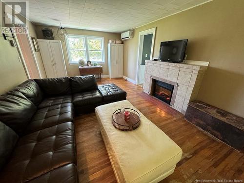 142 Mcintosh Hill Road, Bath, NB - Indoor Photo Showing Living Room With Fireplace