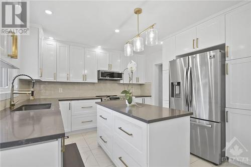 3056 Uplands Drive, Ottawa, ON - Indoor Photo Showing Kitchen With Upgraded Kitchen