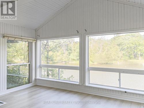 79 32Nd Street S, Wasaga Beach, ON - Indoor Photo Showing Other Room