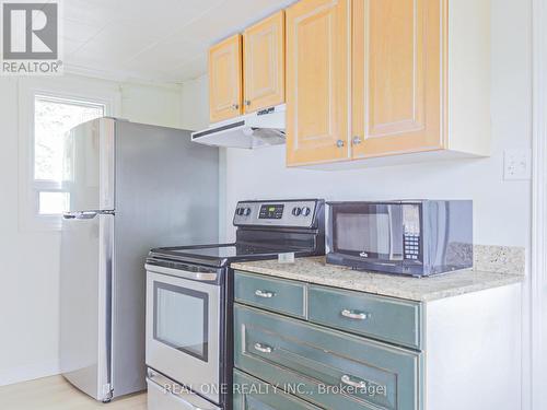 79 32Nd Street S, Wasaga Beach, ON - Indoor Photo Showing Kitchen