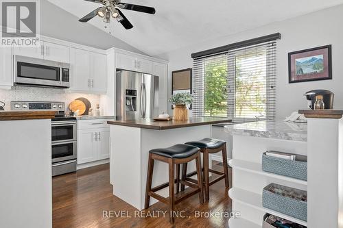 46 O'Reilly Lane, Kawartha Lakes, ON - Indoor Photo Showing Kitchen With Upgraded Kitchen